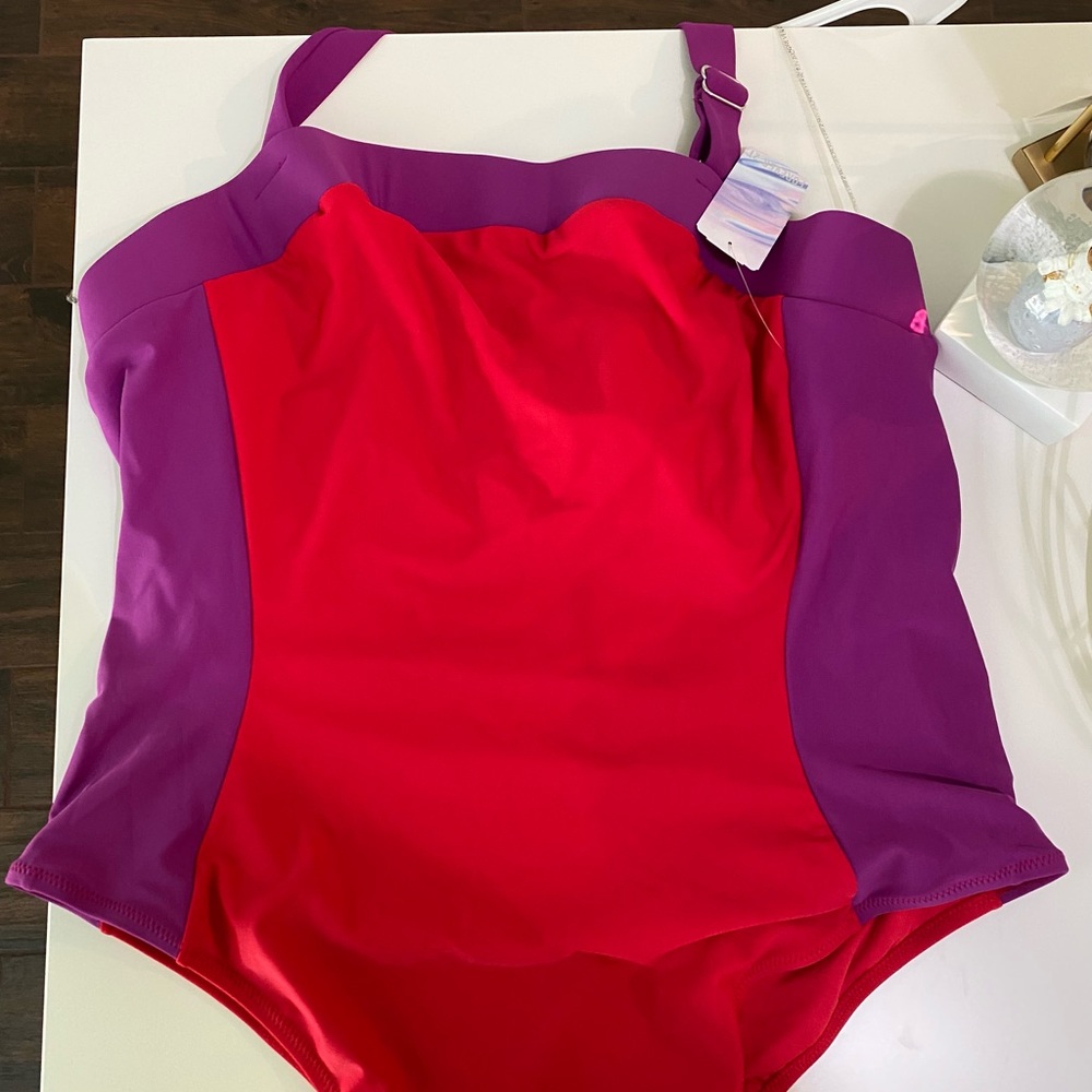 One piece swimsuit strapless with halter strap